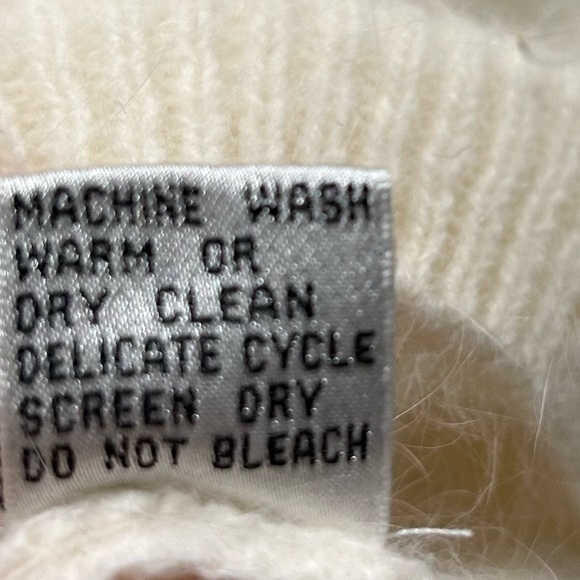 Keomi Vintage ivory angora fluffy long sleeve sweater M-L - Picture 5 of 9